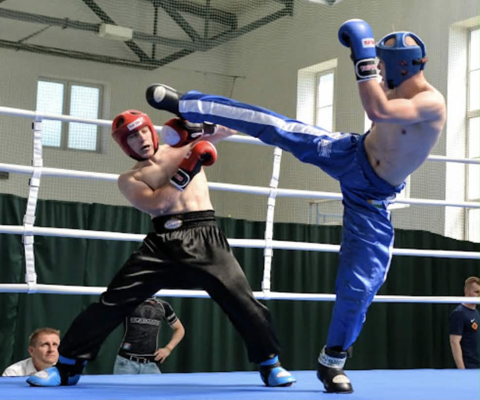 Instruktor kickboxingu